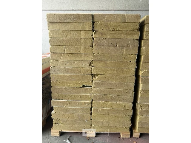 ± 34 isolatietegels - afbeelding 1 van  2