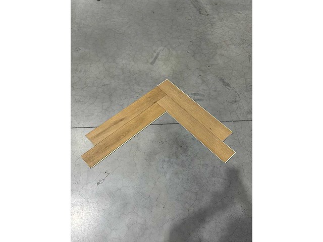 34,8 m² coretec visgraat spc-vloer - afbeelding 1 van  3