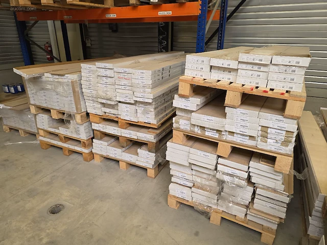 (34x) paletten diverse partijen eiken vloer,... - afbeelding 38 van  39