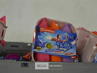 ±35 bakjes met sponsjes - afbeelding 3 van  4