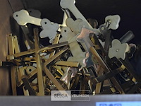 ±35 div messing kruisjes - afbeelding 4 van  4