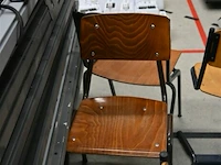 ± 35 houten schoolstoelen - afbeelding 5 van  6