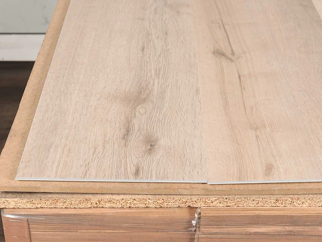 35 m2 pvc click plank met geintegreerde xps onderlaag - 1220 x 228 x 4+1 mm - afbeelding 2 van  4