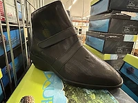35 paar orthopedische schoenen
