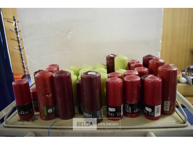 ± 35 rode en groene kaarsen div maten - afbeelding 1 van  2