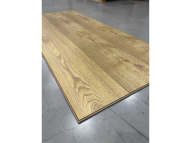 35,62 m² laminaatvloer 8mm - afbeelding 2 van  3