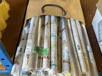 ± 35x inpakpapier - afbeelding 1 van  3
