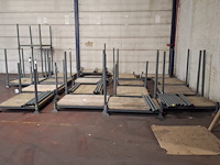 35x stapelbare metalen opslagframes (niet-demonteerbaar)