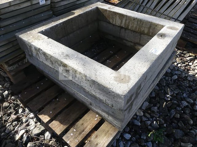 36 betonnen deksels 70x70 cm - afbeelding 4 van  5