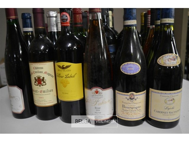 ±36 flessen diverse wijnsoorten - afbeelding 2 van  5