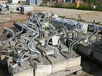 ± 37 fietsbeugel in betonnen voet