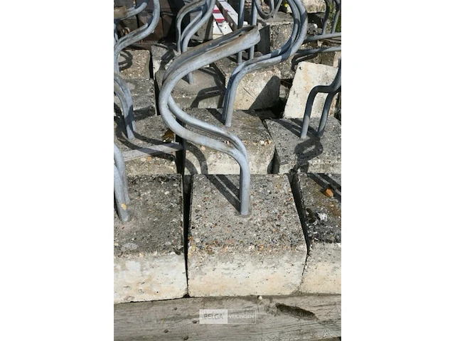 ± 37 fietsbeugel in betonnen voet - afbeelding 2 van  6
