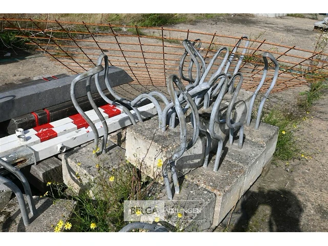 ± 37 fietsbeugel in betonnen voet - afbeelding 4 van  6