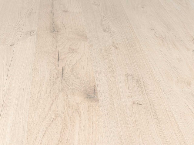 37 m2 laminaat plank - 1383 x 193 x 7 mm - afbeelding 1 van  4