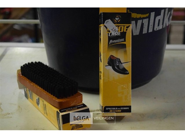 37 schoenpoetsmateriaal - afbeelding 1 van  3