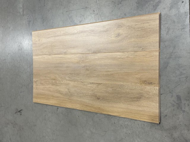37,72 m² laminaatvloer 8mm - afbeelding 1 van  3