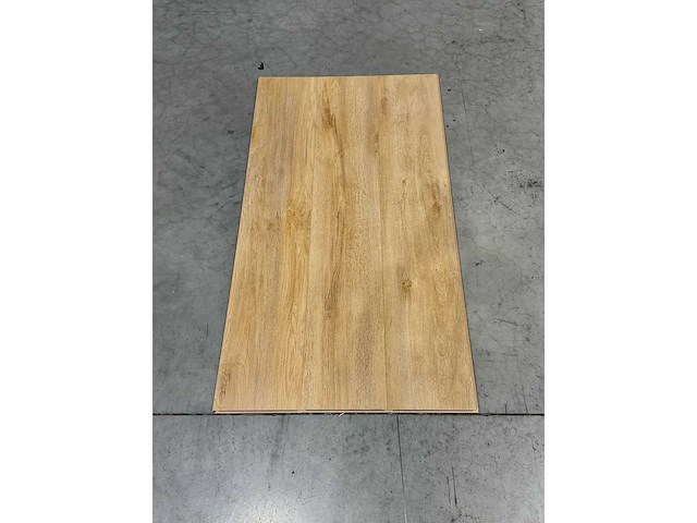 37,72 m2 laminaatvloer 8mm grand oak - afbeelding 1 van  2