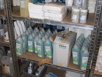 37x fles probio floor scrub, greenspeed, 1l, pak doekjes chicopee, trix coiffures, diverse schoonmaakproducten en -benodigdheden - afbeelding 1 van  4