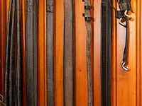 38 diverse lederen strengen - afbeelding 2 van  2