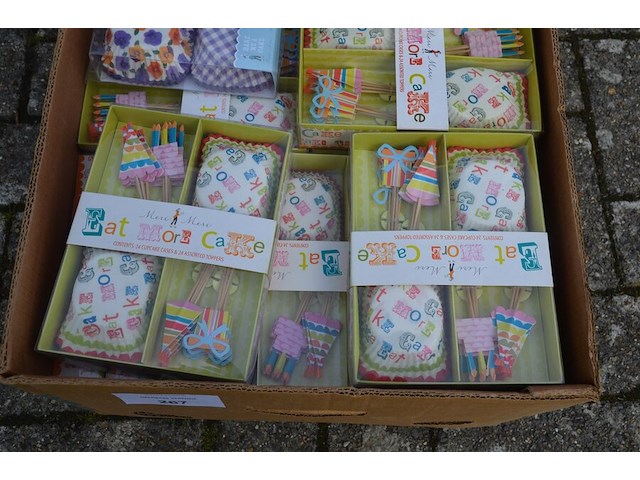 38 dozen cupcake makers - afbeelding 1 van  5