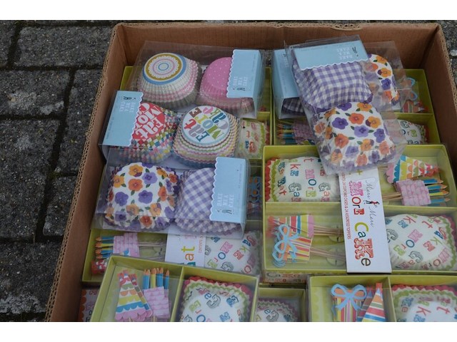 38 dozen cupcake makers - afbeelding 2 van  5