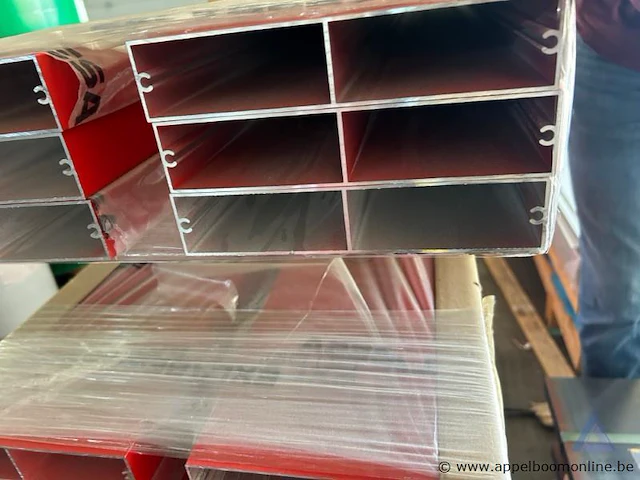 38 rechthoekige profielen met een doorsnede van 200 x 40 mm en een wanddikte van 2 mm, lengte 3400mm - afbeelding 5 van  5