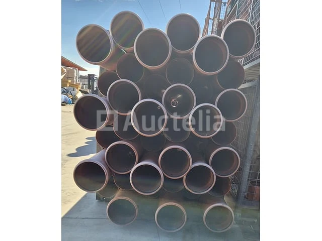 39 baksteenrode pvc-buizen met sleeves - afbeelding 2 van  2