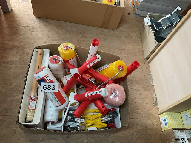 39 x schildersgereedschap - afbeelding 1 van  8