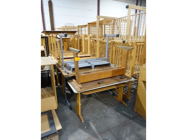 39x div houten lessenaars - afbeelding 2 van  5