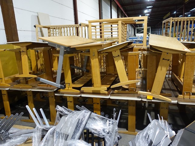 39x div houten lessenaars - afbeelding 4 van  5