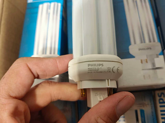 39x philips master pl-t 32w/830 4-pins (2400 lm, gx24q-3 - warm wit - nieuw in doos) - afbeelding 6 van  6