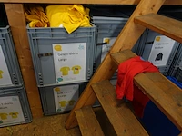 39x stapelbare kunststof bak met kledij - afbeelding 5 van  9
