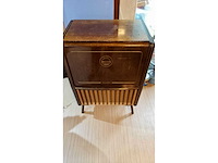 3d klang oude radio / platenspeler - afbeelding 2 van  4