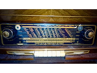 3d klang oude radio / platenspeler - afbeelding 3 van  4