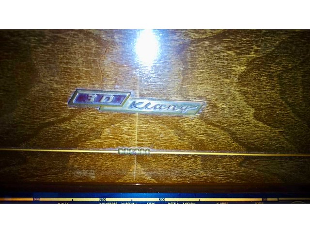 3d klang oude radio / platenspeler - afbeelding 4 van  4