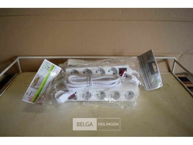 3x 4-voudig stekkerblok + schakelaar 1,5m snoer - afbeelding 1 van  3