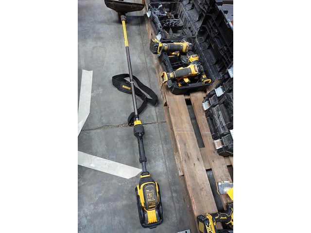 3x accu haakse slijper dewalt - afbeelding 1 van  3