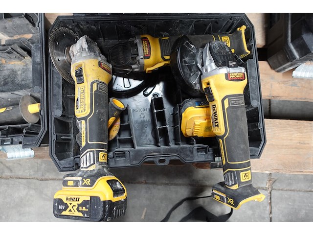 3x accu haakse slijper dewalt - afbeelding 2 van  3