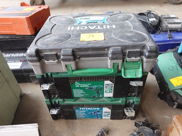 3x accu machine hitachi - afbeelding 1 van  6