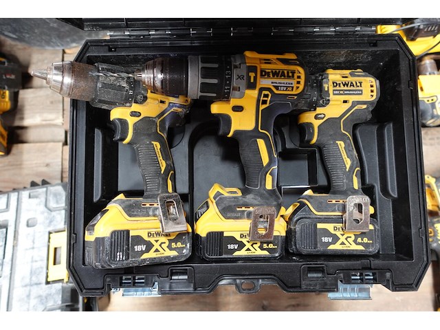 3x accu schroefboormachine dewalt - afbeelding 1 van  1