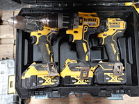 3x accu schroefboormachine dewalt - afbeelding 1 van  1