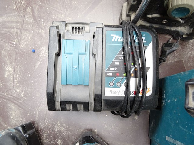 3x accu vijsmaxchine makita - afbeelding 4 van  4