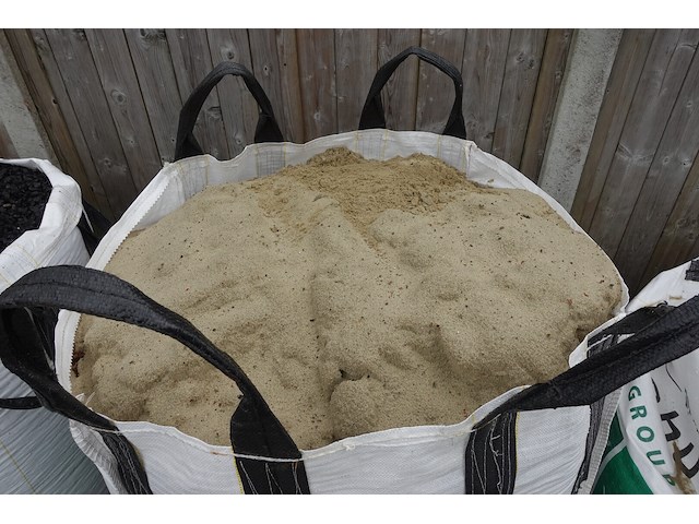 3x bigbag zand + rest - afbeelding 3 van  9
