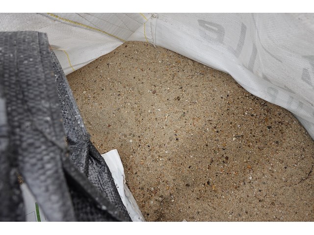 3x bigbag zand + rest - afbeelding 5 van  9