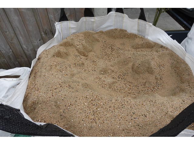 3x bigbag zand + rest - afbeelding 7 van  9