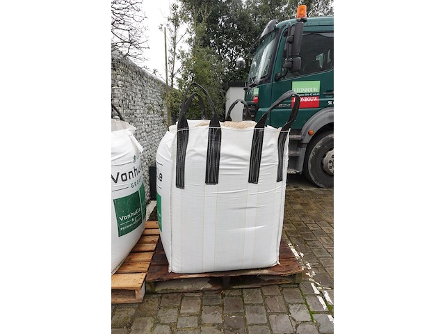 3x bigbag zand + rest - afbeelding 8 van  9