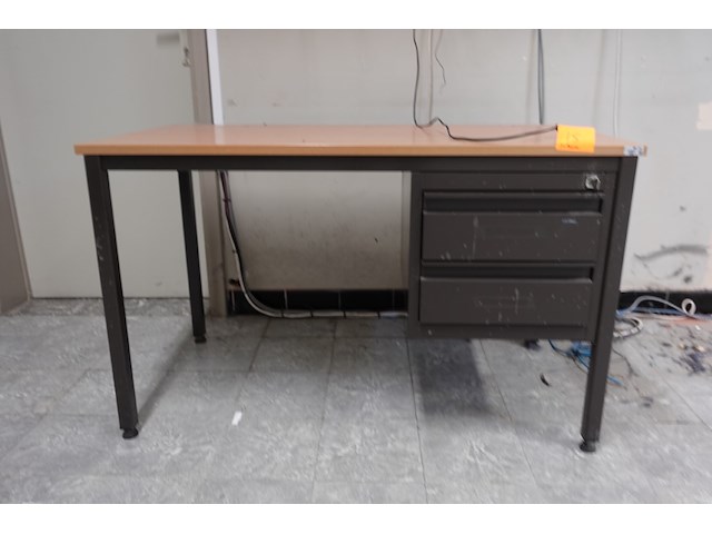 3x bureau - afbeelding 1 van  8