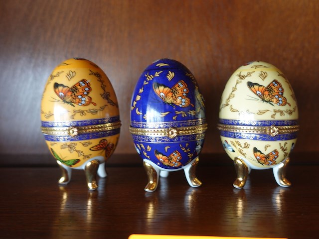 3x decoratief porseleinen eitje - afbeelding 1 van  4