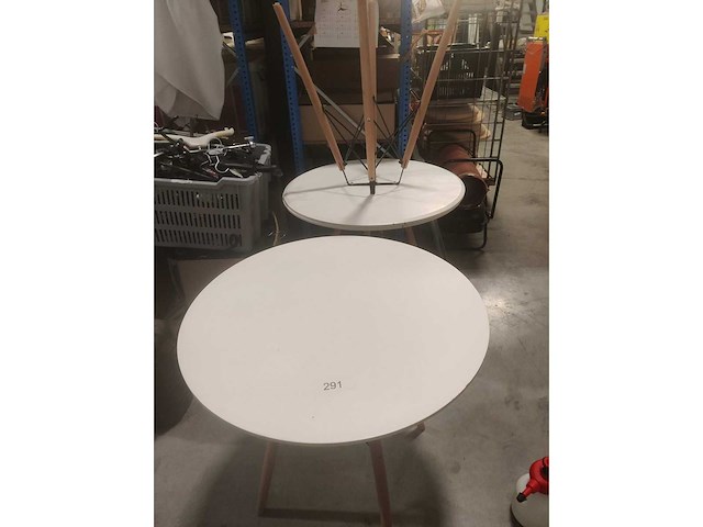 3x design tafel met houten poten wit diam 80cm - afbeelding 1 van  1