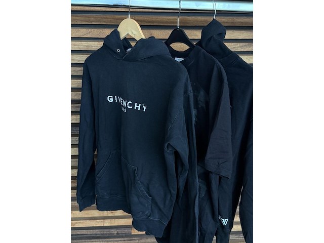 3x designer stuks o.a. givenchy - afbeelding 1 van  7